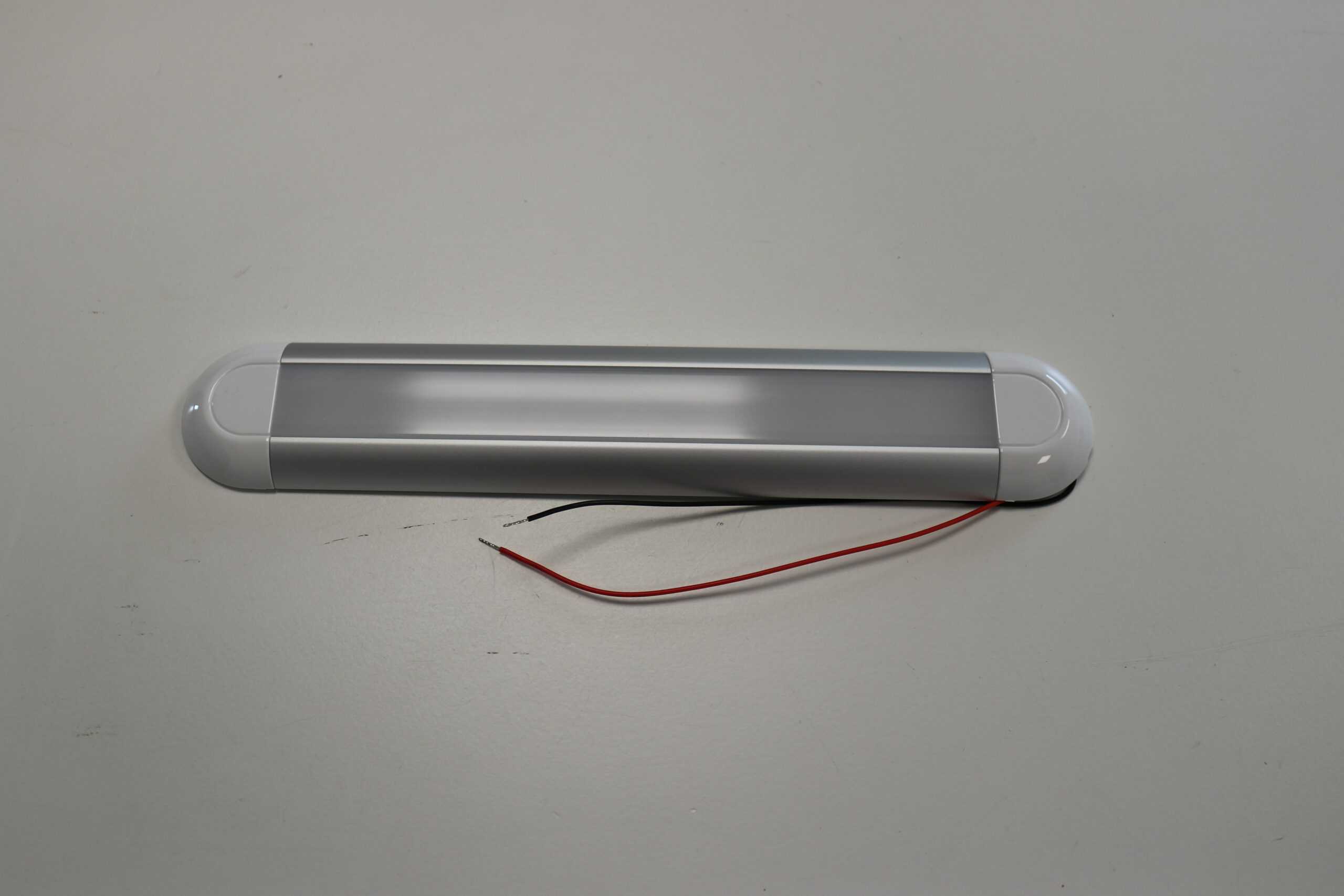 Tube LED Garage Luminaire Plafonnier Utilitaire Light Shop Sous Lumière du  Cabinet 30cm - Cdiscount Maison